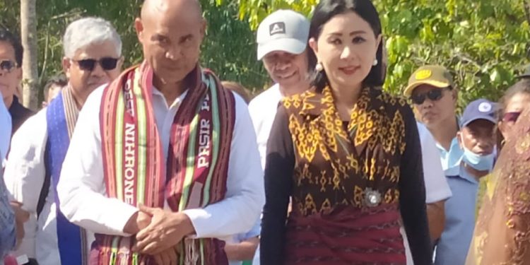 Gubernur NTT Dihadang Warga Di Adonara