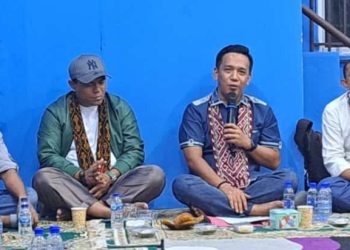 Andi Mukhtar : 10.000 Orang Kepung Engku Putri