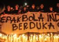 Nyalakan Lilin Duka, Aremania Ancam Turun Kejalan Tuntut Keadilan