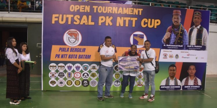 Garuda FC, Terima Penghargaan Suporter Terbaik Futsal PK NTT Cup 2023